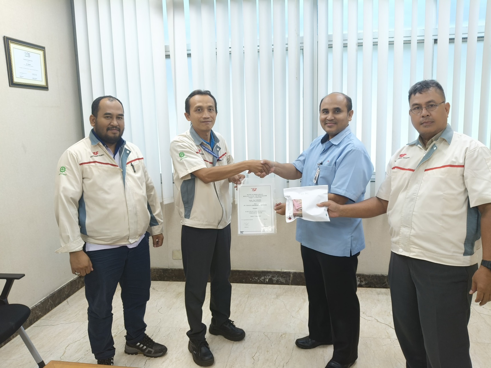 Bantuan Banjir untuk Karyawan 